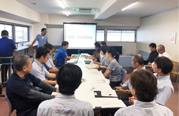 荷役会議の様子