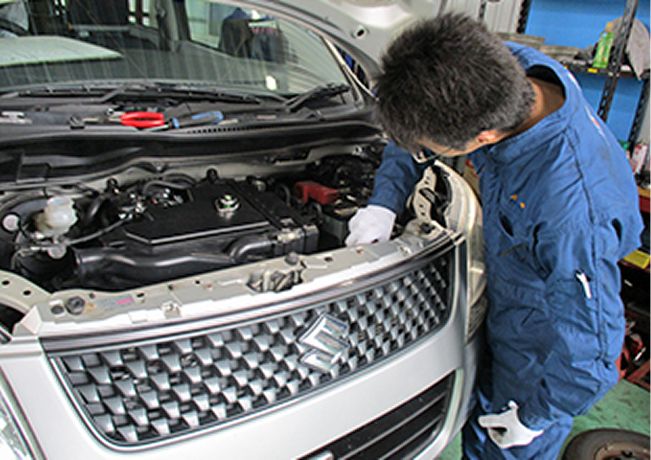 車検整備の様子 1